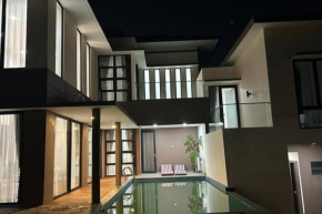 4BR Private Villa with Pool in the Heart of city